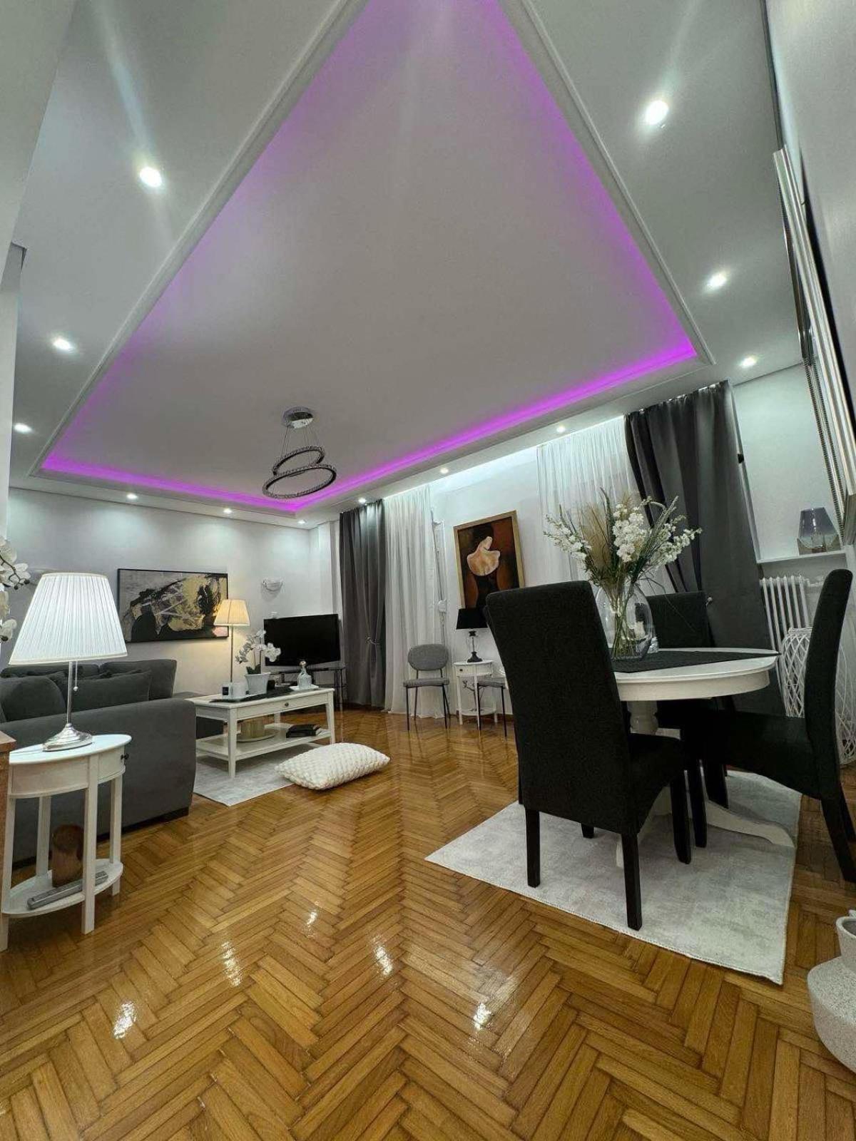 Modern In The Heart Of Athens. Apartment Athens