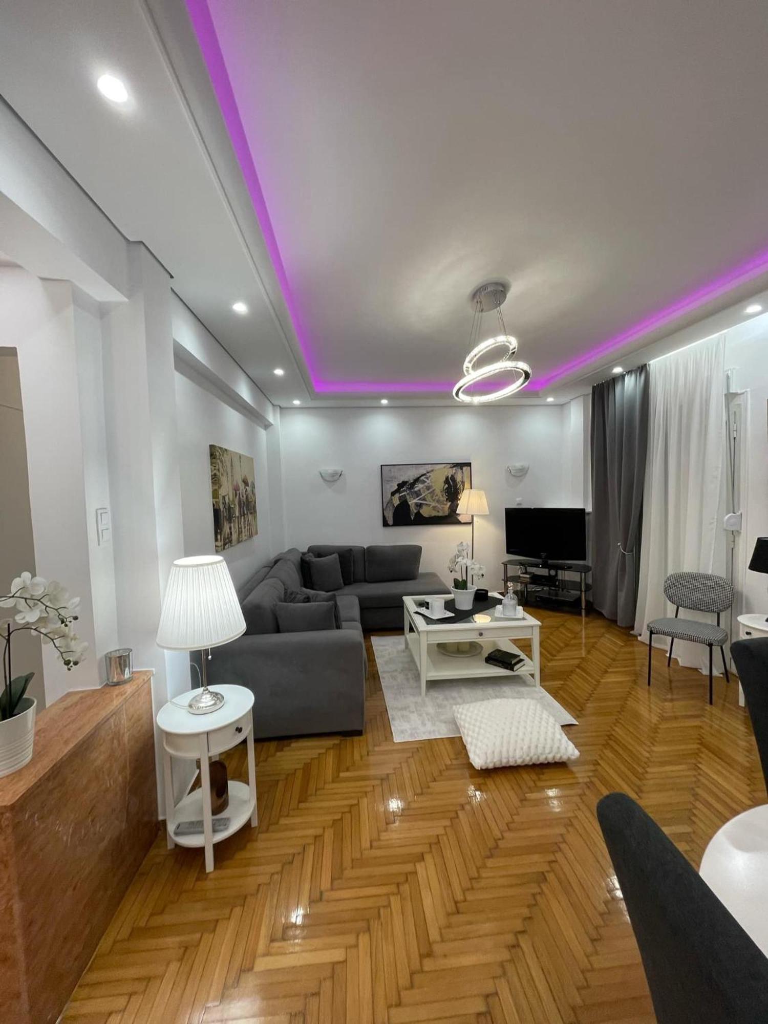 Modern In The Heart Of Athens. Apartment *